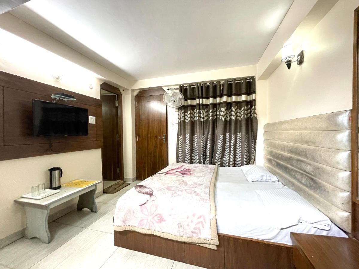 Hotel Prince ! Nainital Mall Road-Prime-Location In-Front-Of-Naini-Lake Hygiene-And-Spacious-Room 외부 사진