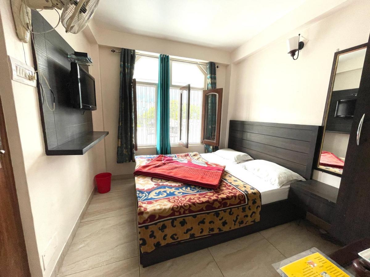 Hotel Prince ! Nainital Mall Road-Prime-Location In-Front-Of-Naini-Lake Hygiene-And-Spacious-Room 외부 사진