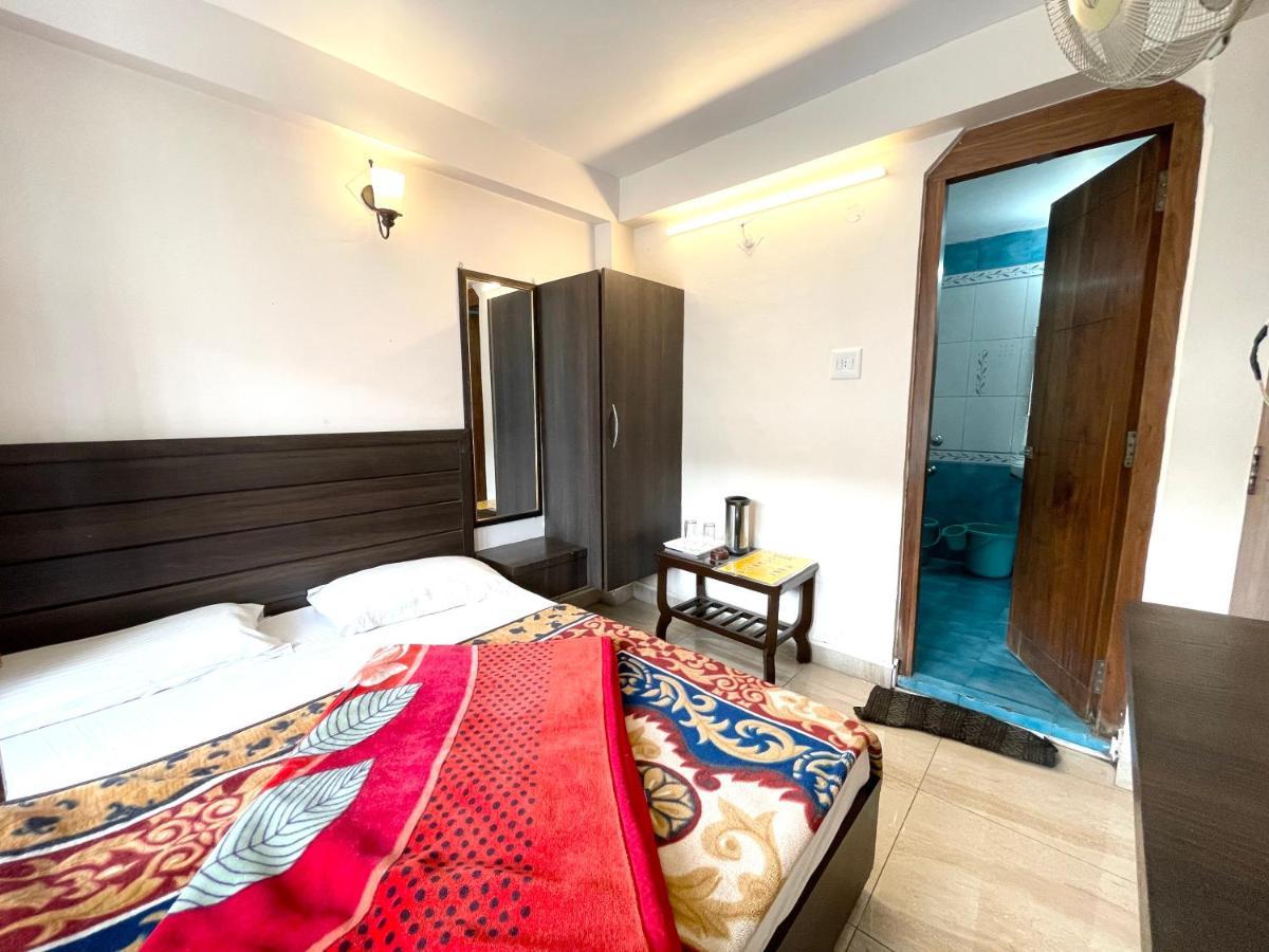 Hotel Prince ! Nainital Mall Road-Prime-Location In-Front-Of-Naini-Lake Hygiene-And-Spacious-Room 외부 사진